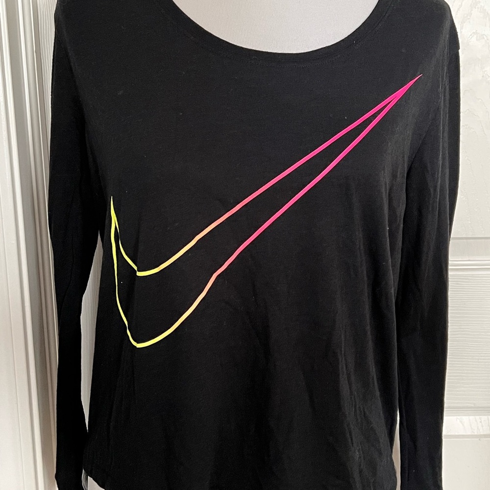 Nike blouse size small fits like a medium